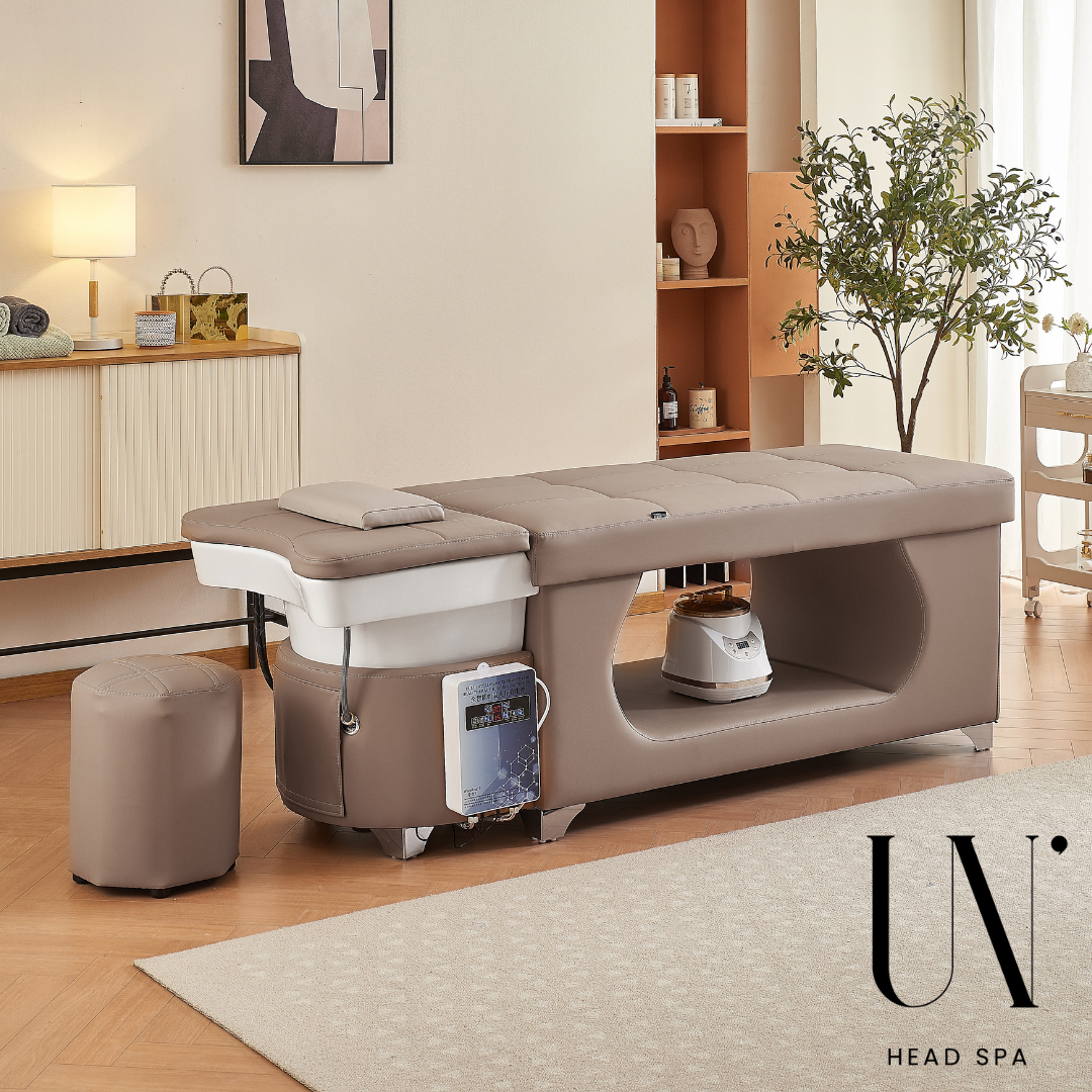 Notre table Head Spa Hikari beige avec couvercle sur lavabo en céramique équipement head spa disponible en Europe et en Suisse