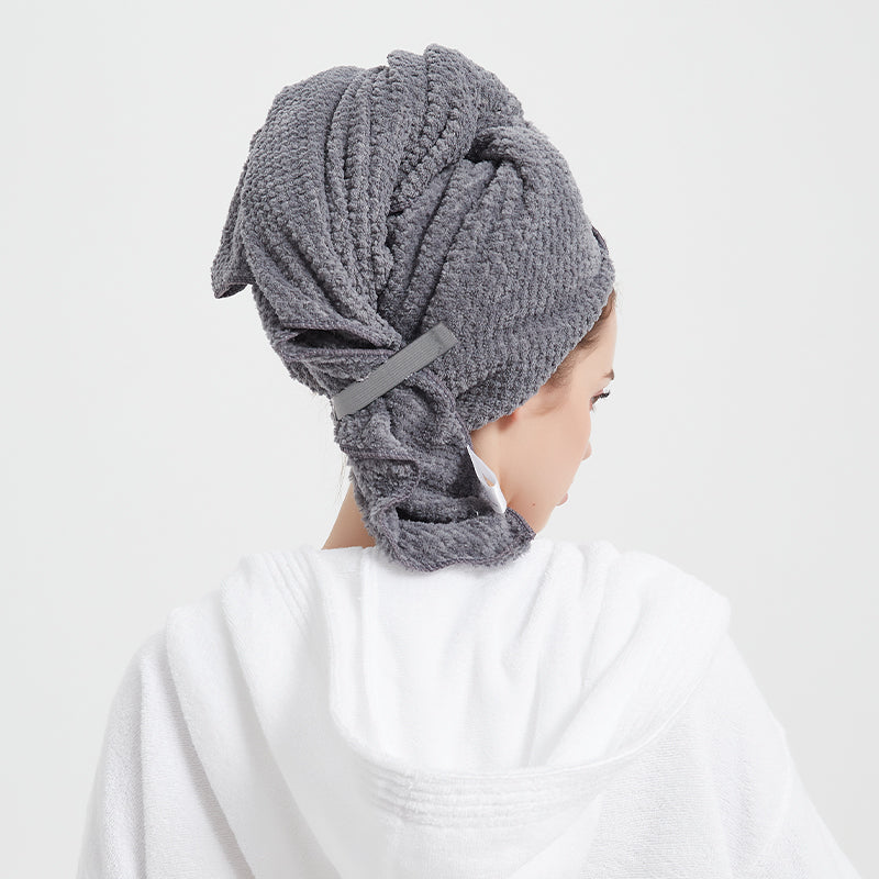 Linge sèche-cheveux en microfibre – Accessoire absorbant pour cheveux, parfait pour un séchage rapide et doux, disponible chez Skiin Shop