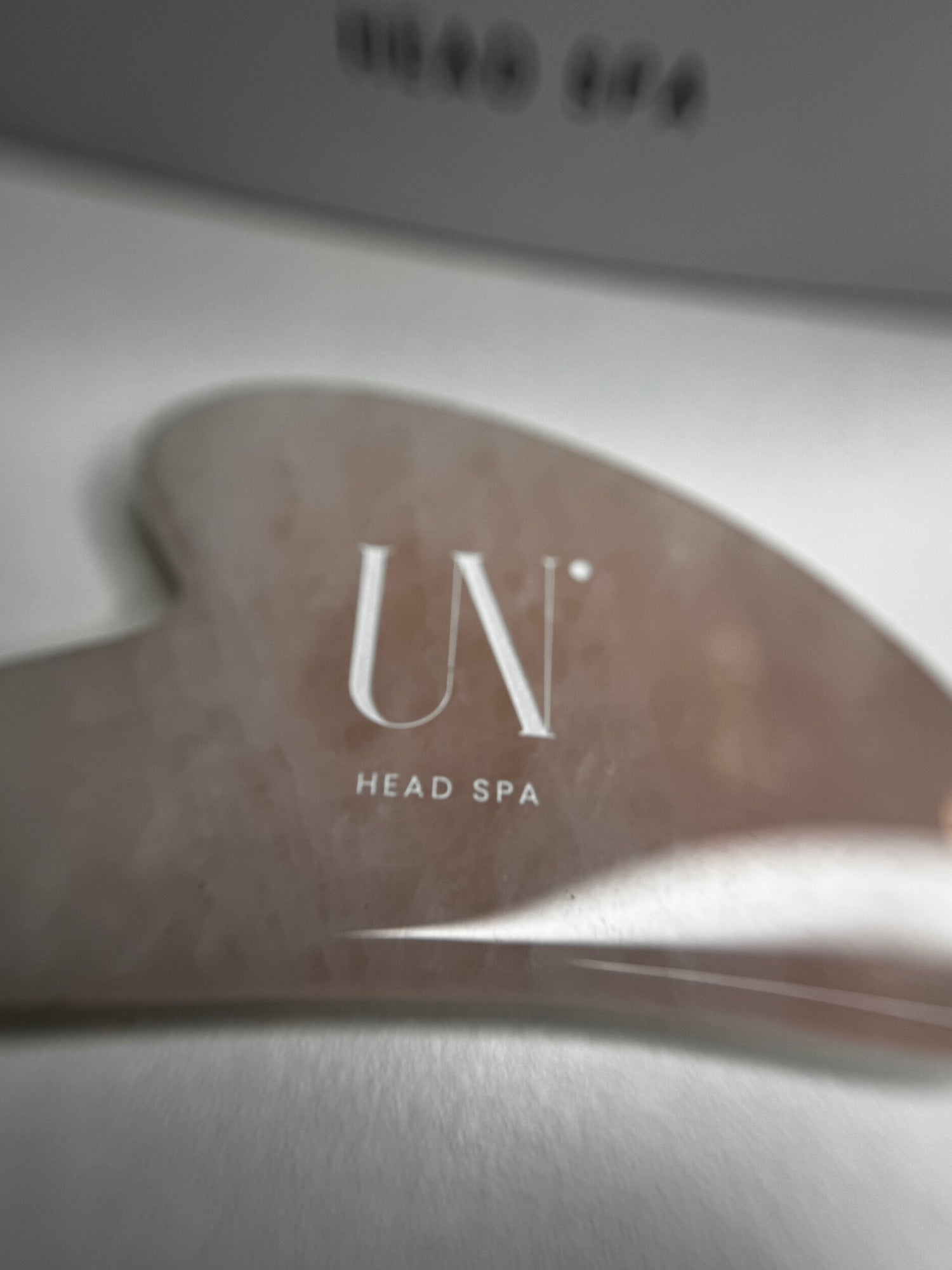 Gua Sha en Quartz rose outil head spa