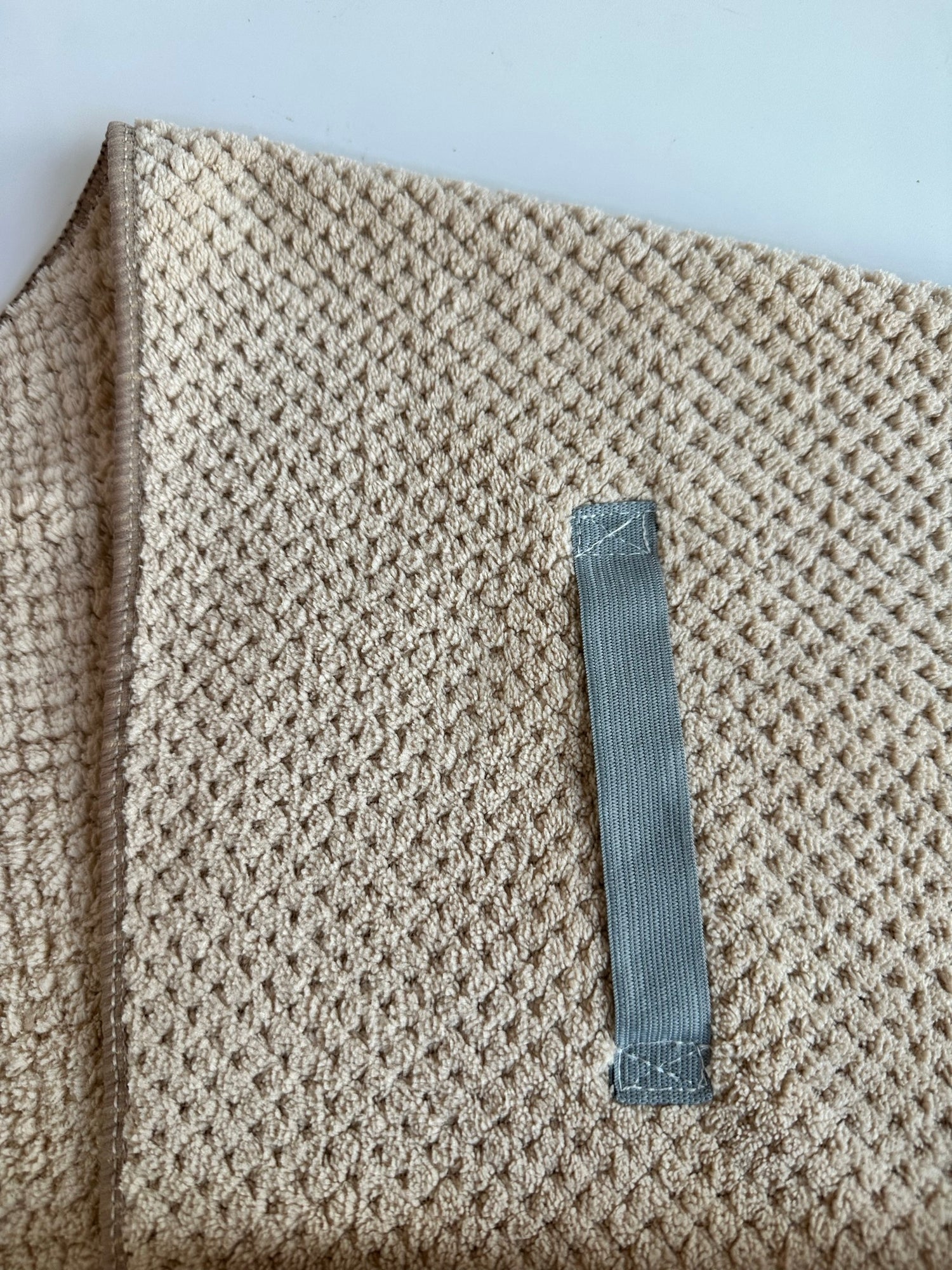 Linge sèche-cheveux en microfibre – Accessoire absorbant pour cheveux, parfait pour un séchage rapide et doux, disponible chez Skiin Shop
